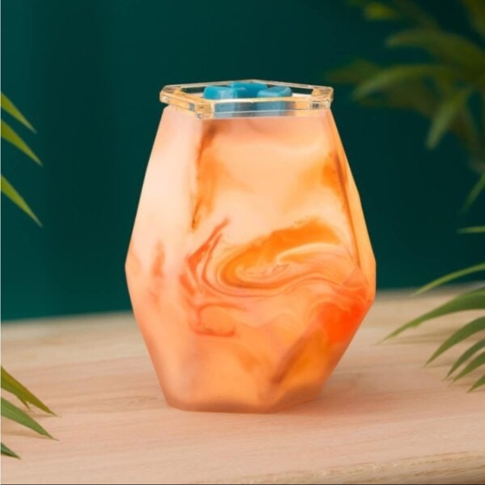 FREE BAR OF WAX + Scentsy Rock Quarry Warmer - Brand New